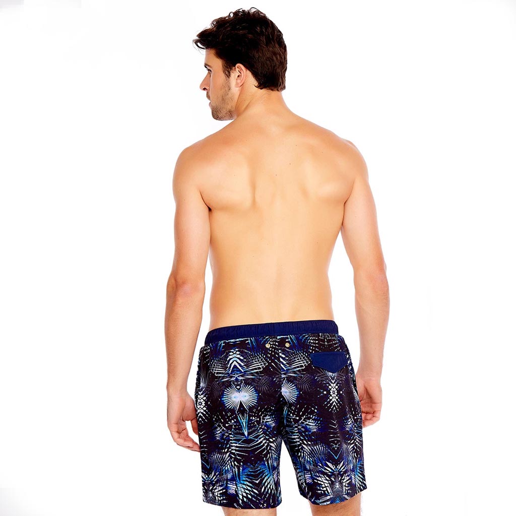 offers the ultimate fit and function with an elastic waistband and draw